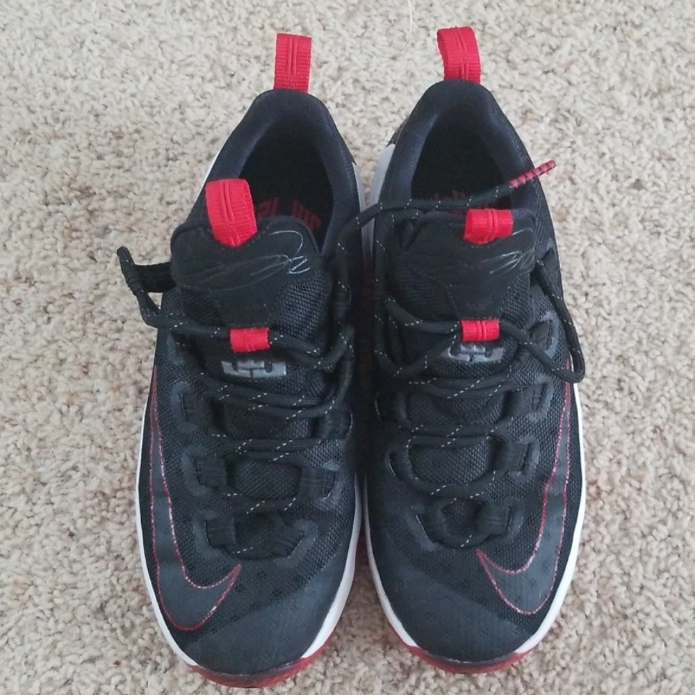 Gently worn Youth Nike Shoes